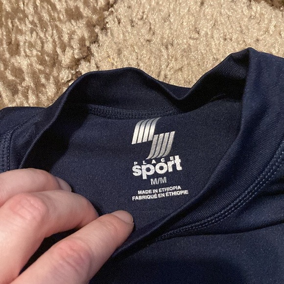 Boys 5/6 lot of three tees. - Picture 5 of 6